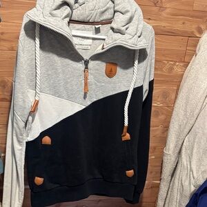 Wanakome Gray and Black Hoodie Sweater